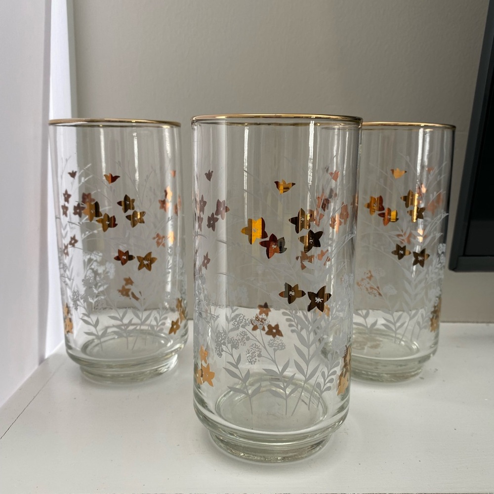 Vintage MCM Gold Flowers Accented Tumblers with Nature-Inspired Design Gold Rims